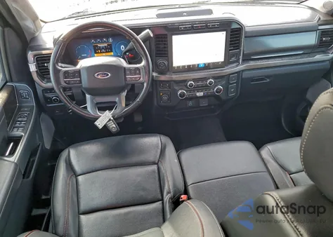 2023 Ford F350 Super Duty z USA, uszkodzony, nr VIN 1FT8W3BMXPEC12646